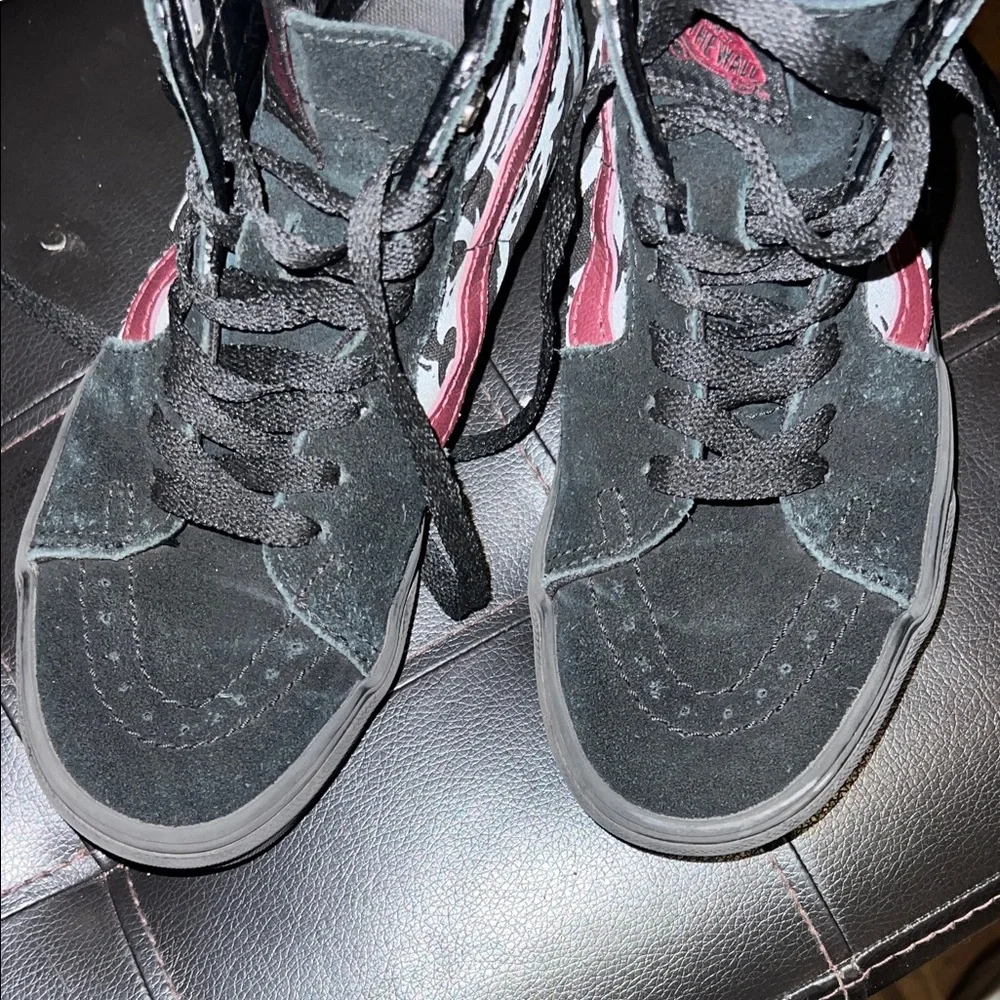 Vans High-Top Sneakers in Black with Burgundy Stripe - Picture 5 of 7